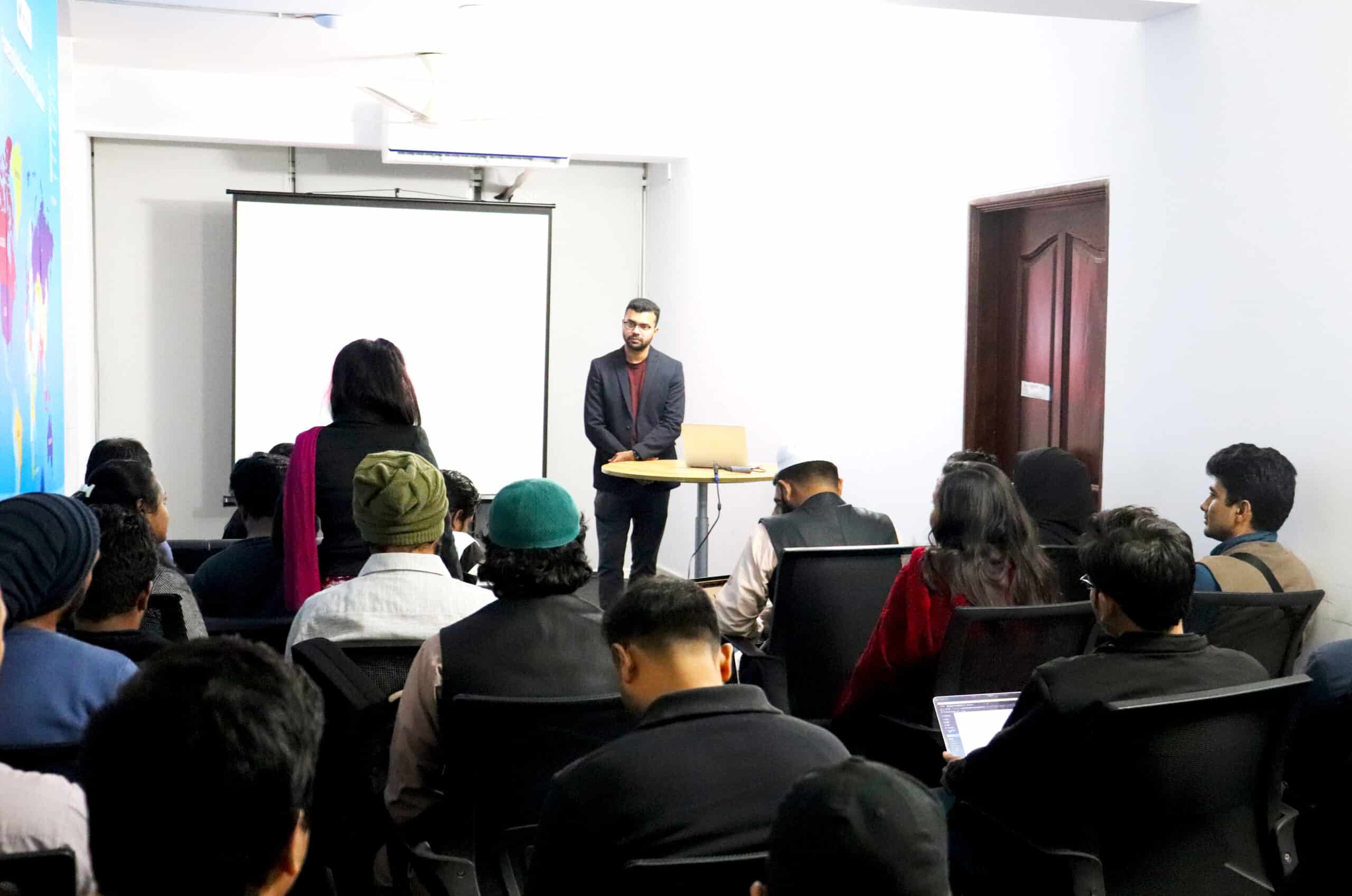 M Asif Rahman speaking at Elementor Bangladesh Meetup